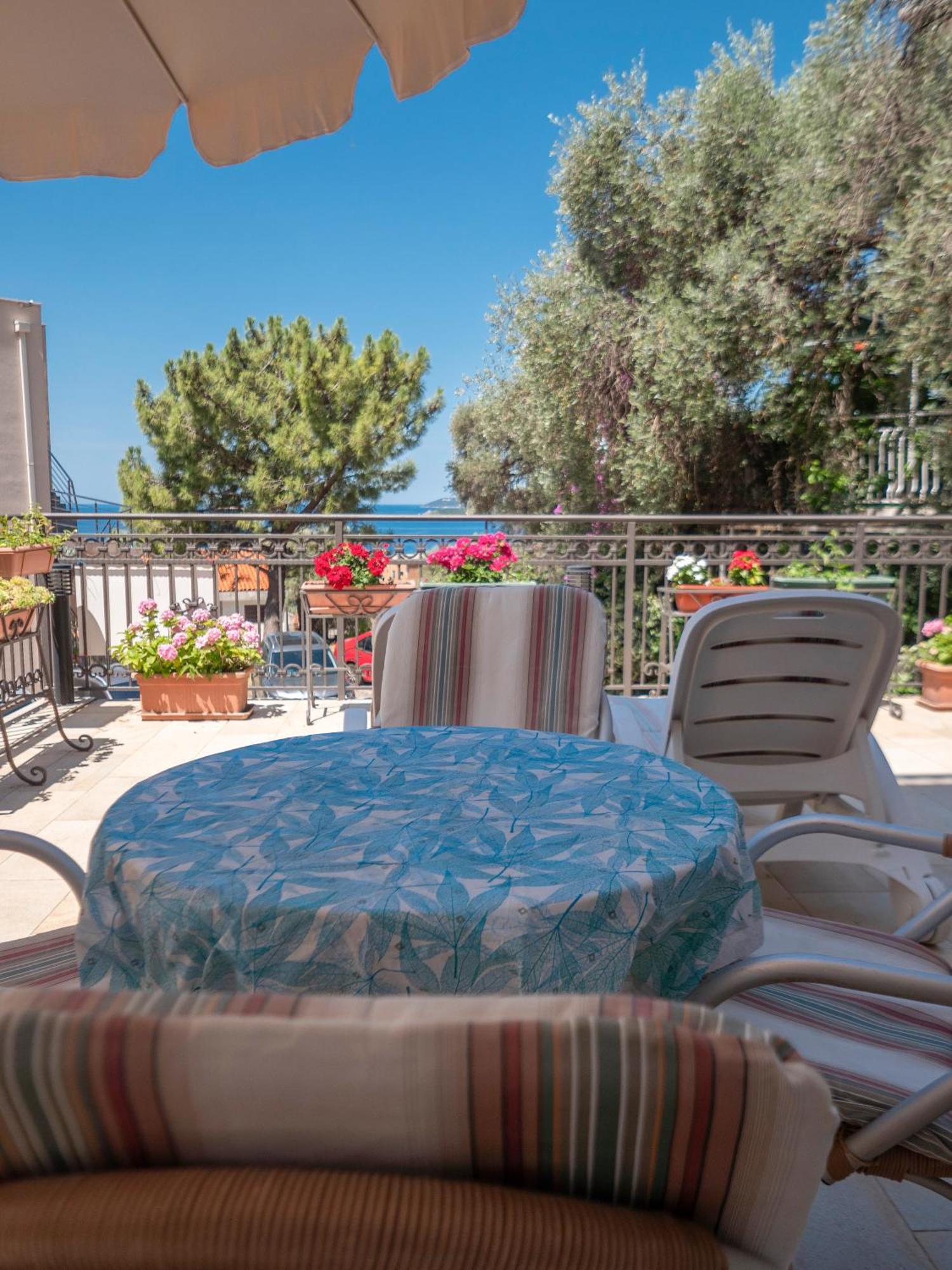 Apartments Marina Светі-Стефан Екстер'єр фото
