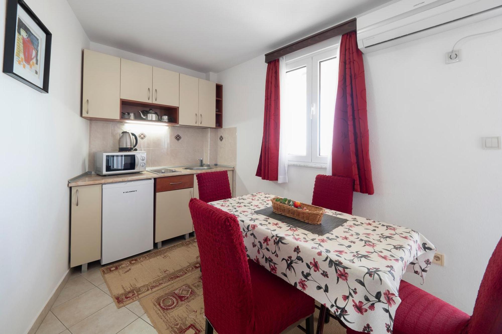 Apartments Marina Светі-Стефан Екстер'єр фото